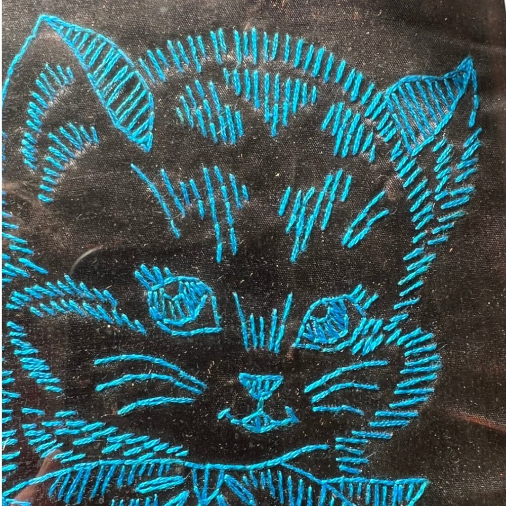 Vtg 1970s Embroidered Kittens Wall Art Framed Blue Crewel Stitch Black Fabric - Picture 6 of 14